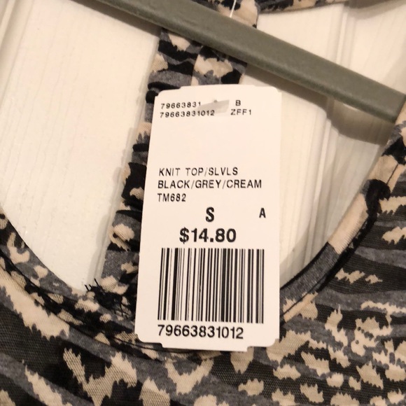 Forever21 tank top. NWT. Size S - Picture 2 of 3